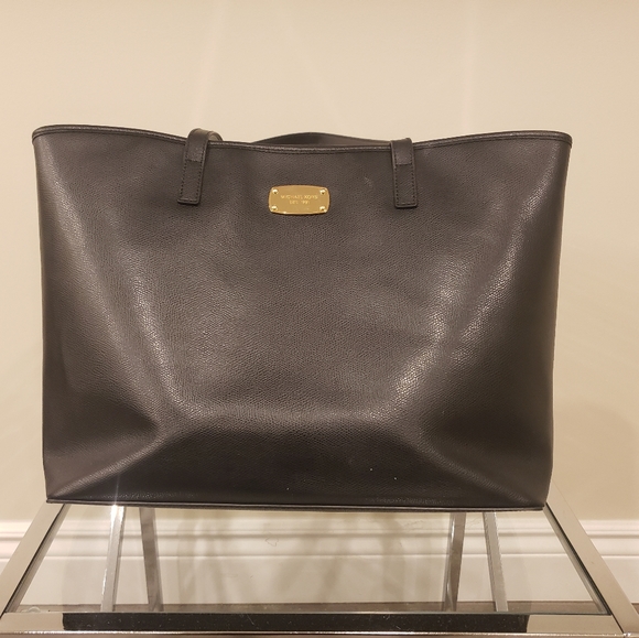 Michael Kors Purse - Picture 2 of 6